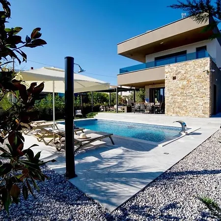 Pieron Comfortable Holiday Villa Marcana