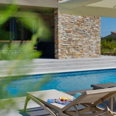 Pieron Comfortable Holiday Villa Marcana